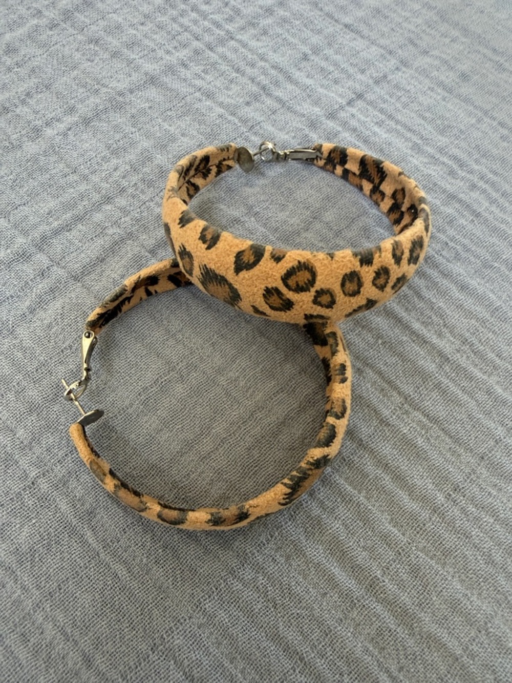 Leopard Print Padded Hoop Earrings - Tan Leopard-EUC